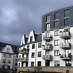 Zentrale Und Komfortable 1 Zkb Wohnung